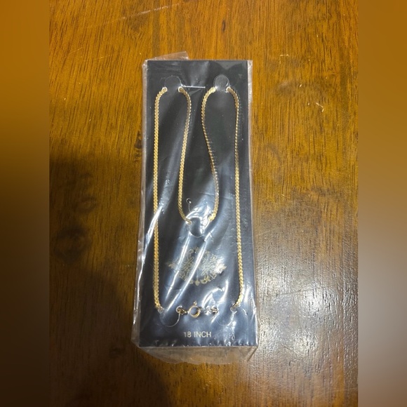 Necklaces - Picture 4 of 4